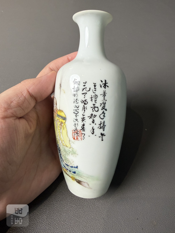 民国 粉彩人物诗文小瓶 - 图5